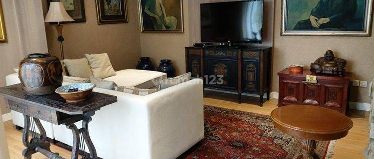 Rumah mewah siap huni 3 lantai di Jakarta Selatan  1