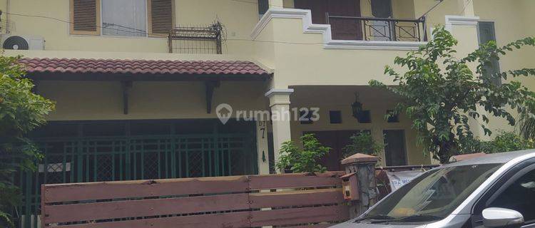 Rumah 2 Lantai 240m2 di Bintaro Sektor 3 1