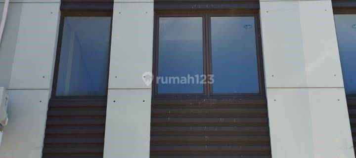 Ruko Baru 2 Lantai Jual Cepat Lokasi Strategis di West Park Bsd 1