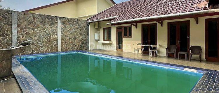 Turun Harga !  Dijual Cepat Rumah Lama Di  Kemang 1