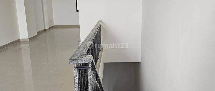 Ruko di Pik 2 Osaka, Jakarta Utara, Ukuran 4,5x15m 1