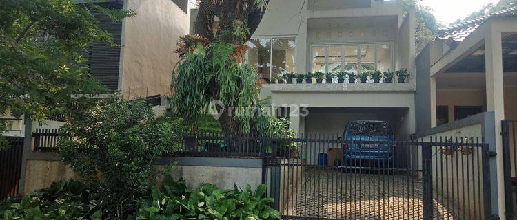 RUMAH 2 LANTAI ARTISTIK DEKAT AREA PERKANTORAN 1