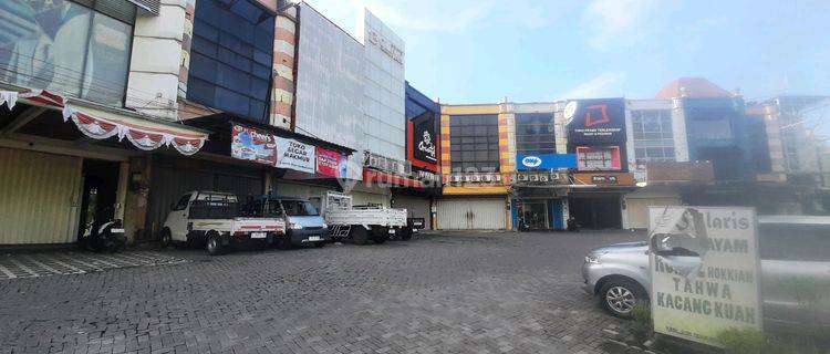 Raya Bukit Darmo Lokasi Ramai 1