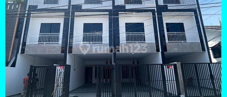 chandra Rumah baru uk 3,5x19.2m jalan 3 mobil di tanjung duren 1