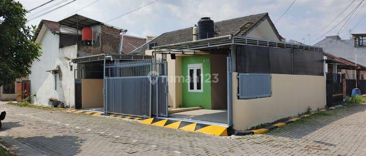 Rumah Bagus Semi Furnished di Komplek Riung Bandung 1