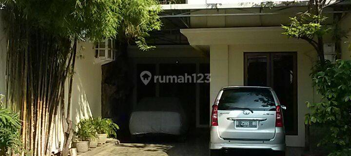 Rumah Nyaman 2 Lantai Dekat Binus Kemanggisan, Jakarta Barat 1