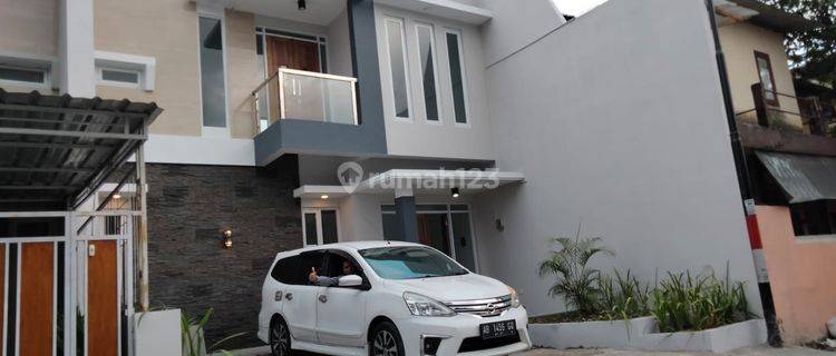 Rumah Lux Lingkungan Prestisius Rumah Shm 2 Lt Lokasi Ring 1 Umy 1