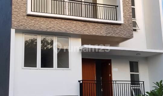 Rumah Dekat Mesjid Bangunan 3 Lantai Citra Gran Cibubur 1