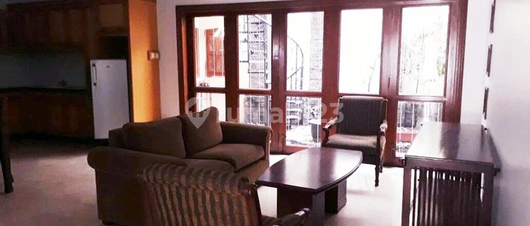 House in Margorejo Floraya, South Surabaya, Fully Furnished, Elite Neighborhood, Wide Front Road, Suitable for Residence/Office, Move-in Ready - TS - 1