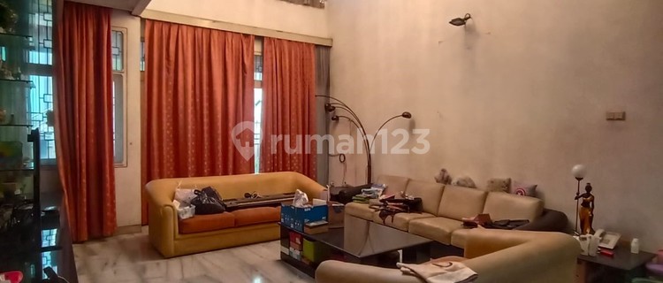 DISEWAKAN – RUMAH HOOK DALAM CLUSTER DI KEBON JERUK INTERCON JAKARTA BARAT 1