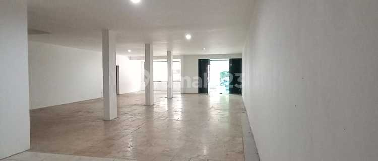 For Rent: 2.5-Story Tandem RUKO on Kebon Jeruk Boulevard, West Jakarta 1