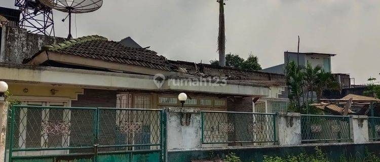 Dijual Rumah HOOK tua hitung tanah di Taman Kebon Jeruk Intercon Jakarta Barat 1