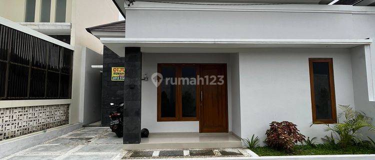 Rumah Baru jalan Raya Kayen dekat SD Model  1