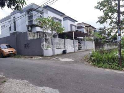 Rumah Dekat Masjid Suciati Dan Sleman City Hall  1