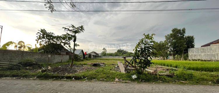 Tanah kavling pekarangan barat Jogjabay 1