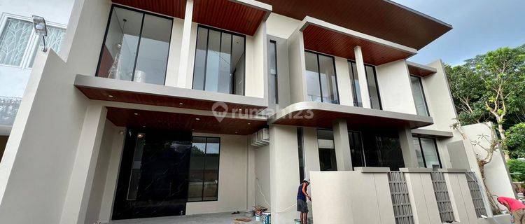 Rumah Condongcatur Furnished, Kolam Renang Pribadi 1