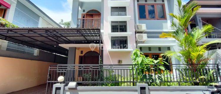 Rumah Modern Dalam Perumahan Condong Catur 1