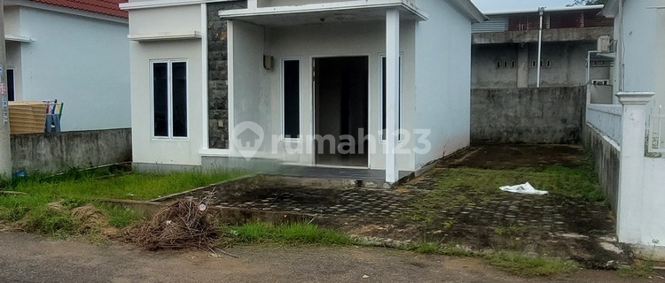 Rumah Tunggal Tipe 45 Lokasi Jalan Ujung Pandang 2 Kota Pontianak 1