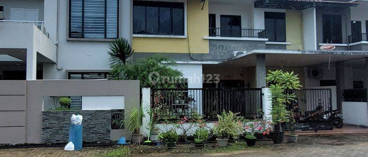 Rumah Hadap Timur Lebar Jalan Komplek 15 mtr Kota Pontianak 1