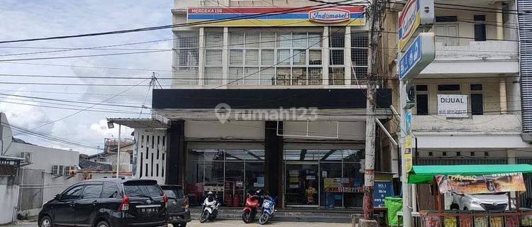 Ruko Posisi Hook Lokasi Jalan Merdeka 1