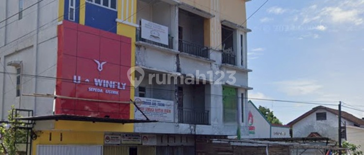 For Sale: Shophouse in Pontianak City, Suwignyo Street. 1