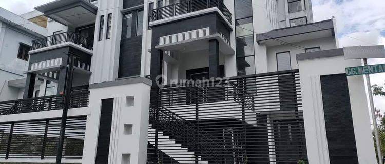 Rumah Sewa Tepi Jalan Cocok Untuk Kantor 1