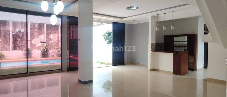 Parkir Luas-bisa Buat Kantor-harga Sewa 260 Juta/tahun-pool- 1