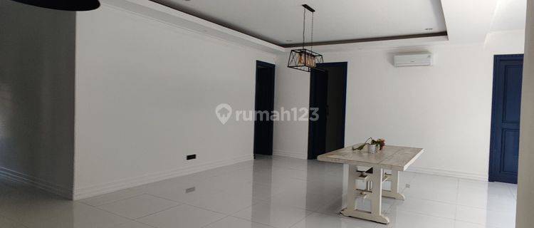 Rumah Bagus - 3 Kamar Luas- Harga 240 Juta Per Tahun. Nego- 1