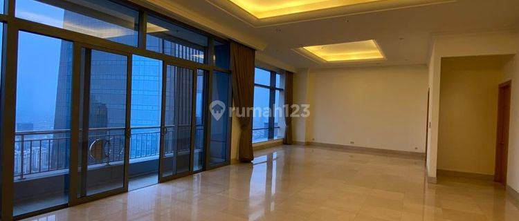 Apartement Ritz Carlton 4 BR Unfurnished Bagus 1