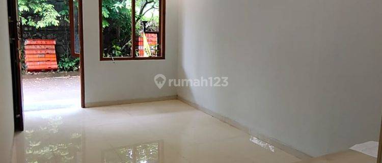 Dijual Rumah 2 Lantai di Griya Aviva, Ciputat 1