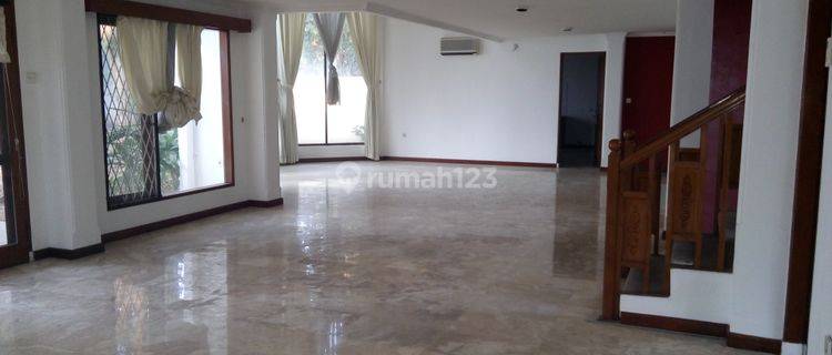 Nice town House with huge backyard in Kemang Timur 1