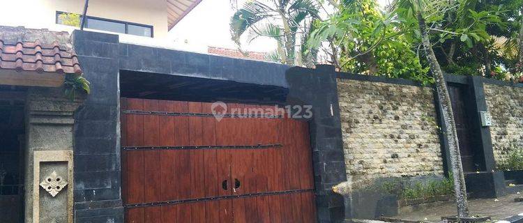 Rumah Semi Villa 2 Lantai Siap huni Dijual, di Nusa Dua 1
