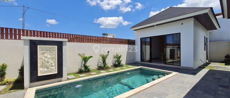 Villa 2 Bedroom Strategic Location For Rent, Padonan Area 1