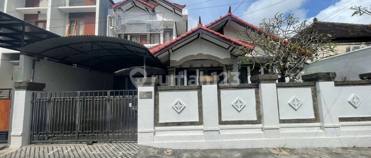 Rumah dengan Design Minimalis Tradisional Dijual, Jimbaran Area 1