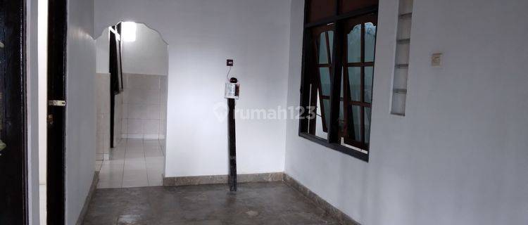 Rumah Ada Teras Depan Rumah Dijual, Area Denpasar Barat 1