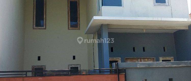 Rumah 2 Lantai Disewakan Lokasi Bagus, Area Denpasar Barat 1