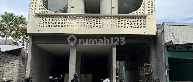 3-Story Building for Business Rent, in Beraban Kerobokan Area 1