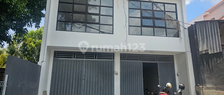 New 2-Storey Shophouse for Rent, Strategic Location in West Denpasar 1