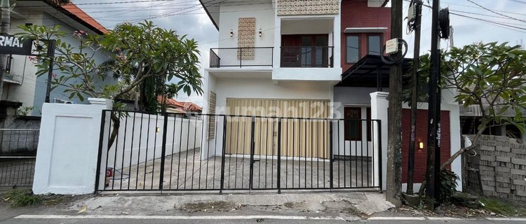Rumah Baru 2 Lantai dengan Gaya Modern Dijual, Denpasar Barat area 1