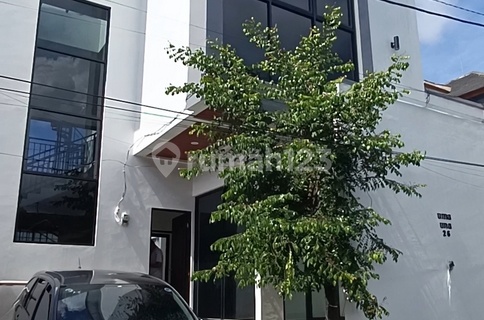 Rumah Mewah Cantik Dekat Fasilitas Umum Dijual, di Canggu Area 1