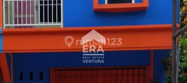 For Sale: Shophouse on Saxophone Road, Densely Populated Area 1