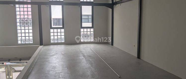 Gudang Modern Lokasi Strategis  1