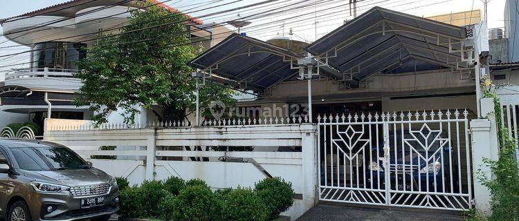 Rumah Tua Pluit 13x25 Jalan Lebar hadap Timur  1