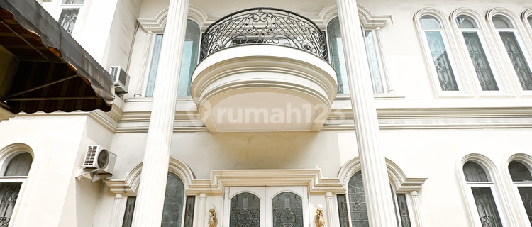 Luxury Home in Pondok Indah 1