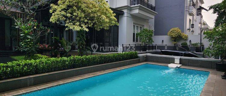 Dijual Rumah Mewah Taman Luas Mega Kuningan Jakarta Selatan 1