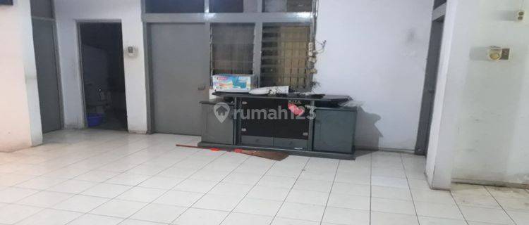 Rumah Disewakan/Dijual Kemanggisan utama  Lingkungan Tenang Dekat jalan protokol S Parman 1