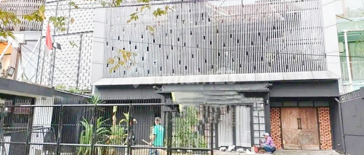 For Sale: Building House Suitable for Restaurant or Cafe in Lengkong, Bandung 1