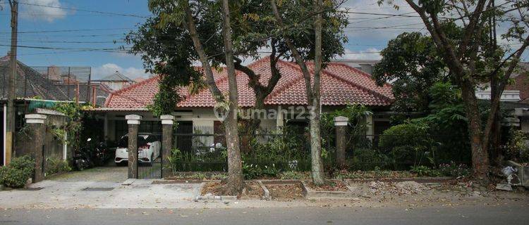 Rumah Mewah Mainroad Daerah Turangga Lengkong Bandung 1