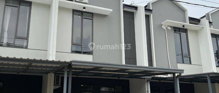 Rumah Baru Furnish Di Taman Kopo Indah Bandung 1