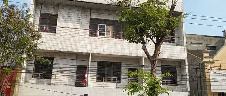 For Sale: 3-Story Commercial Building in Demangan, Yogyakarta 1